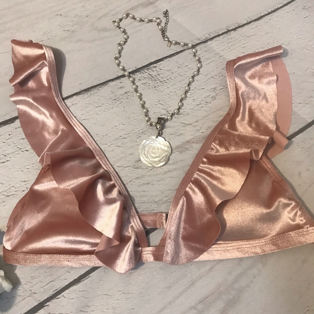 👙Pink Ruffle Bikini - Picture 3 of 5